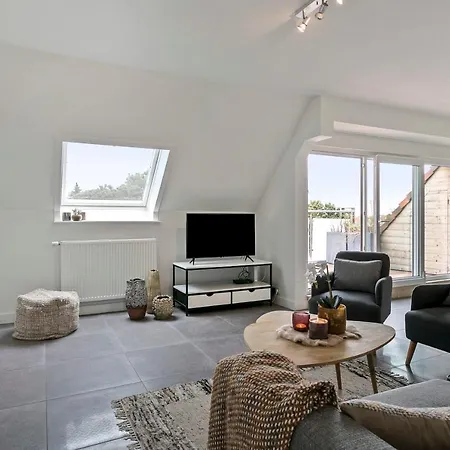 아파트 Stylish Renovated Apartment With 2 Terraces And Free Parking In Old Center Of Knokke *