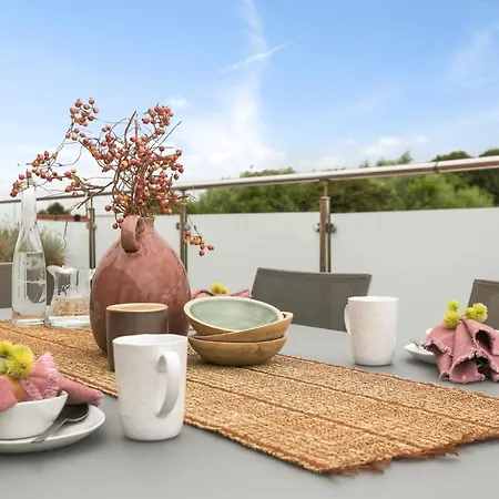 Stylish Renovated Apartment With 2 Terraces And Free Parking In Old Center Of Knokke *