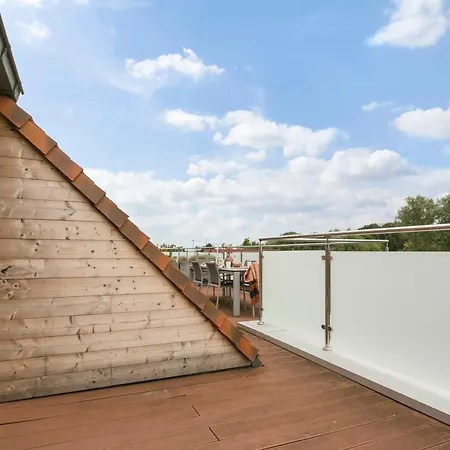 아파트 Stylish Renovated Apartment With 2 Terraces And Free Parking In Old Center Of Knokke 크노케-하이스트